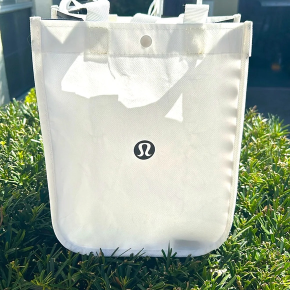 Lot of 3 Lululemon reusable totes - Picture 3 of 6